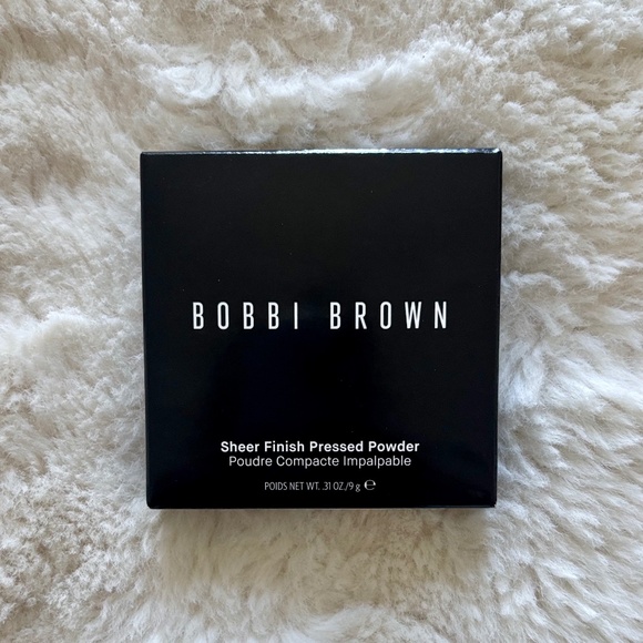 BOBBI BROWN Sheer Finish Pressed Powder (Soft Sand) - Picture 4 of 6
